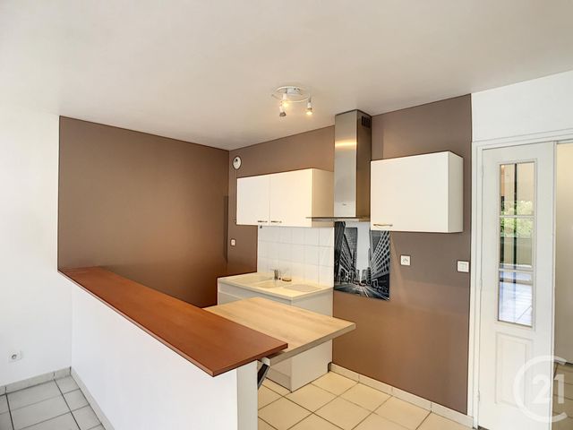 Appartement F3 à louer - 3 pièces - 70.8 m2 - CREPY EN VALOIS - 60 - PICARDIE - Century 21 Vandôme Immobilier